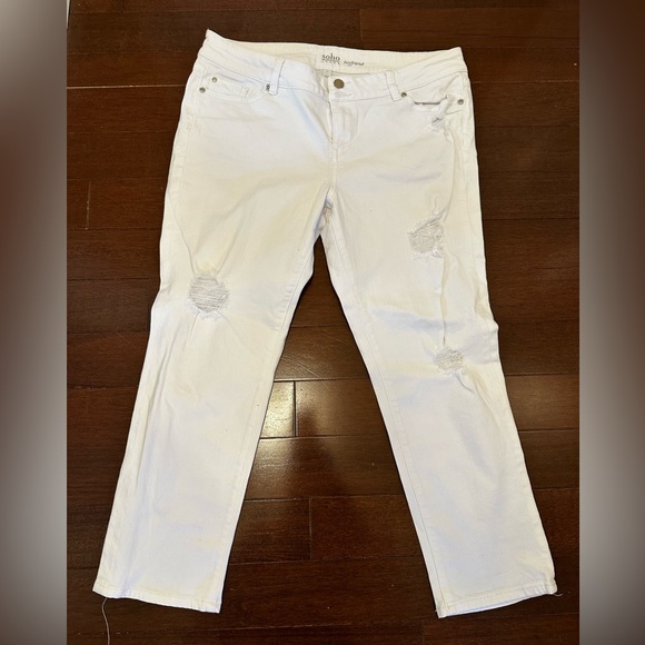 New York and Company SOHO White Boyfriend Jeans - Picture 1 of 3